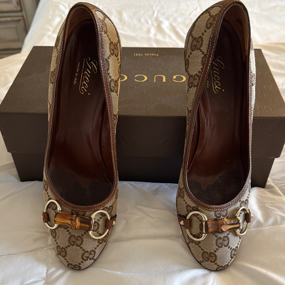 Gucci Women's Brown Leather Pumps